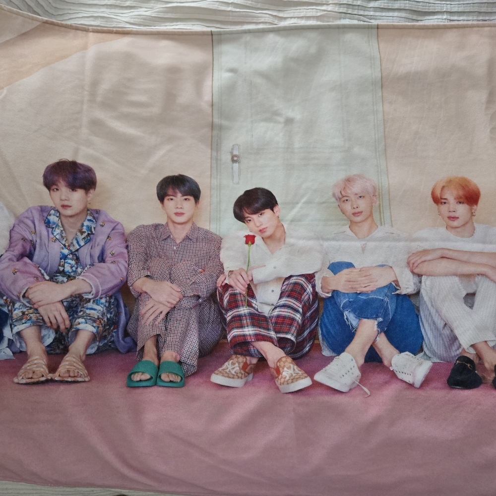 BTS HOME Blanket 001